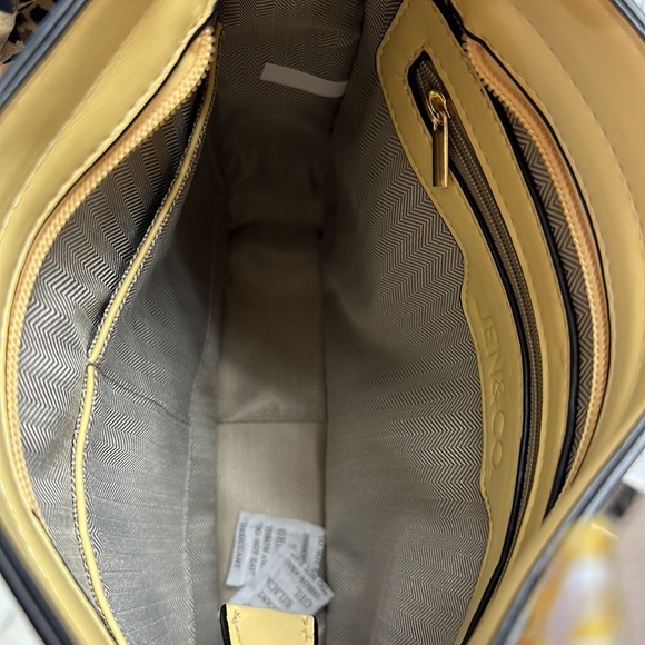 Jen & Co Posie with Guitar Strap Handbag - Picture 4 of 4